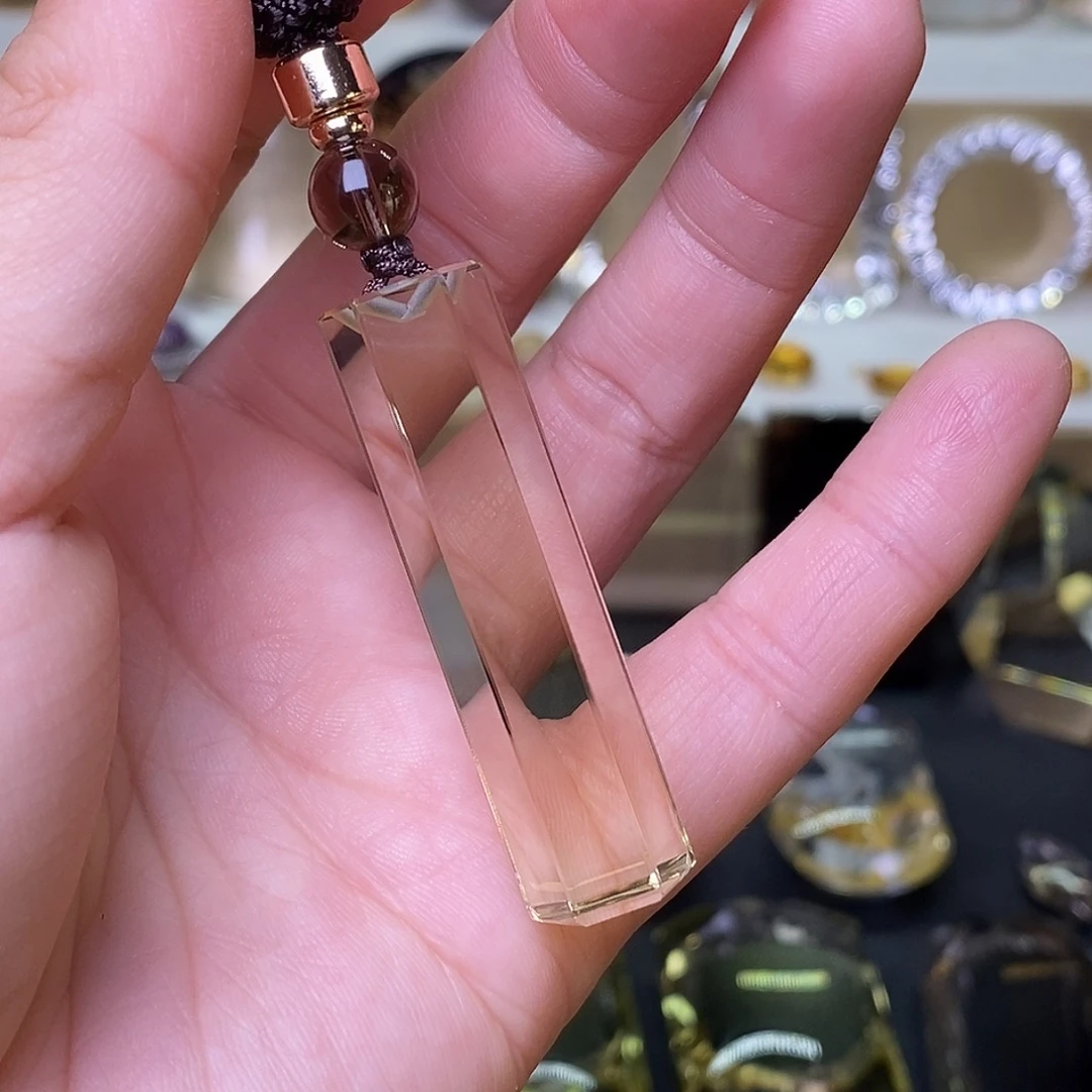 未镶嵌吊坠(赠链)水晶