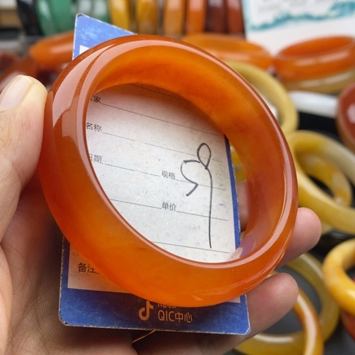 未镶嵌手镯石英质玉