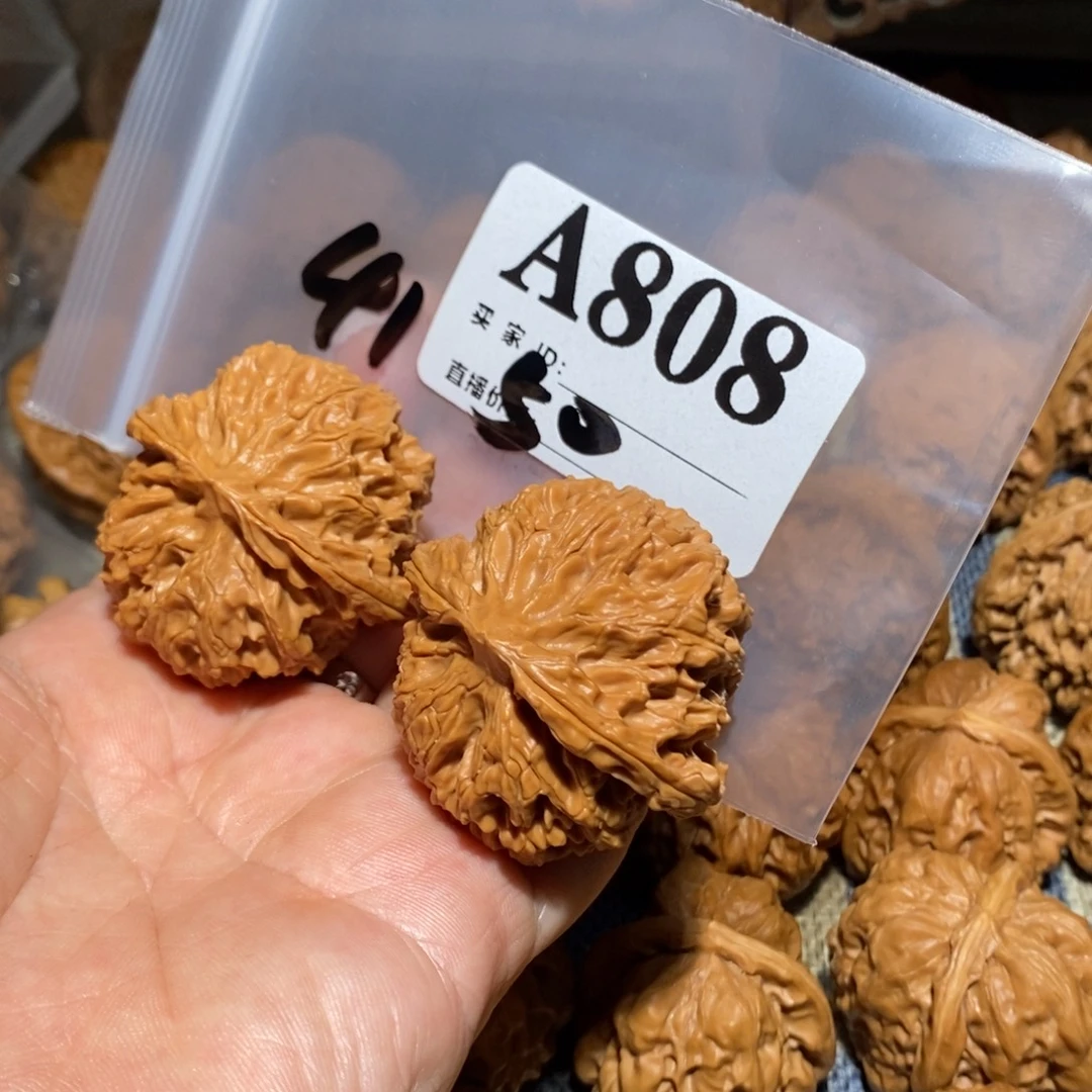 叫***余文玩核桃把件苹果园