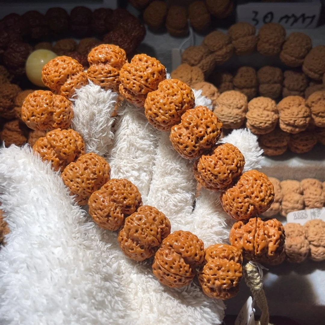 手串金刚菩提踏天梅花26尺寸