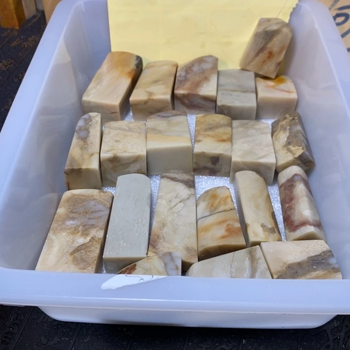 昌化鸡血石印章石