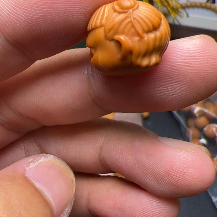 ****，猴头核桃吊坠咯oo空军