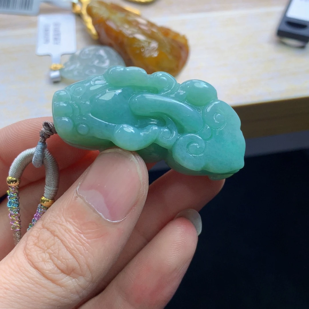 颈饰未镶嵌翡翠吊坠