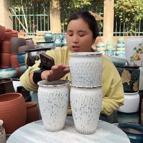 口13高20瑕疵三个盆子。