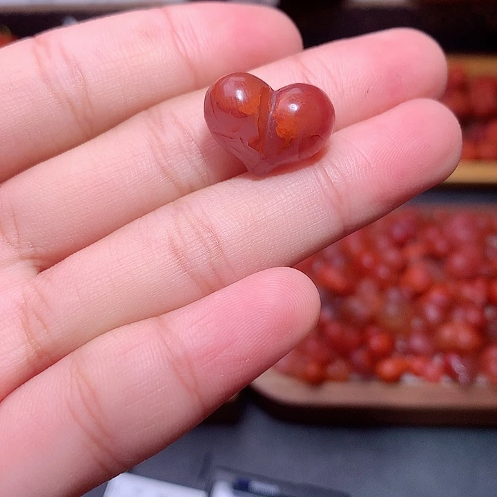 南红玛瑙未镶嵌南红屁桃