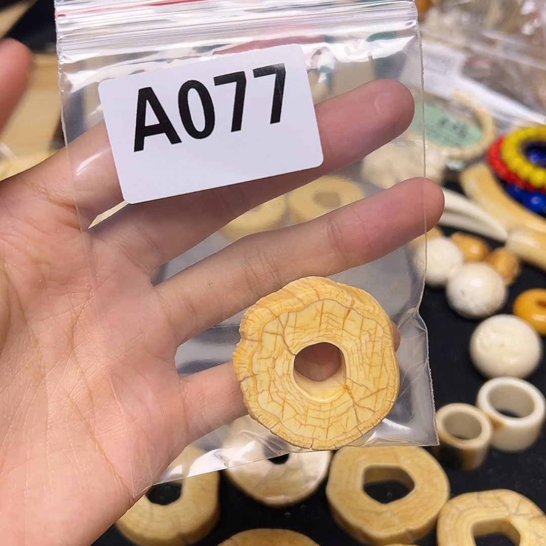 ღ****天然猛犸象牙雕刻品