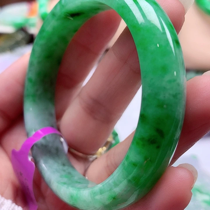 翡翠未镶嵌手镯翡翠