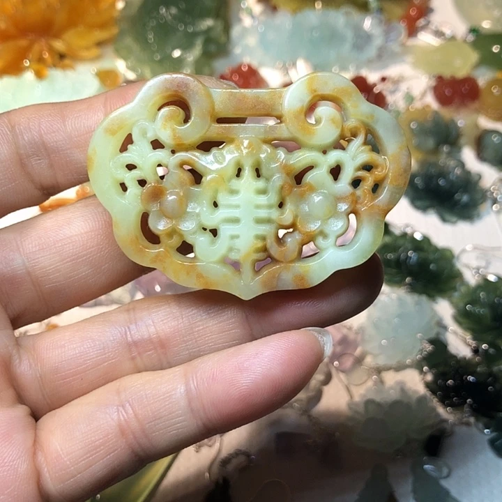 蛇纹石玉未镶嵌挂件