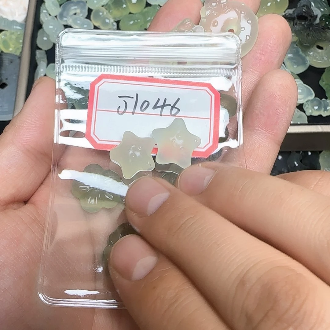 蛇纹石玉颈饰未镶嵌爆****苏