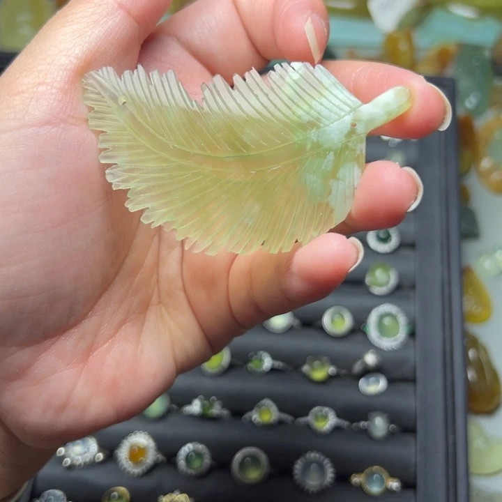 蛇纹石玉未镶嵌微瑕