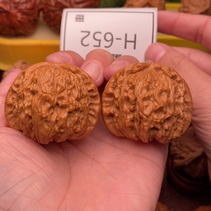 桃核把件闷白42….