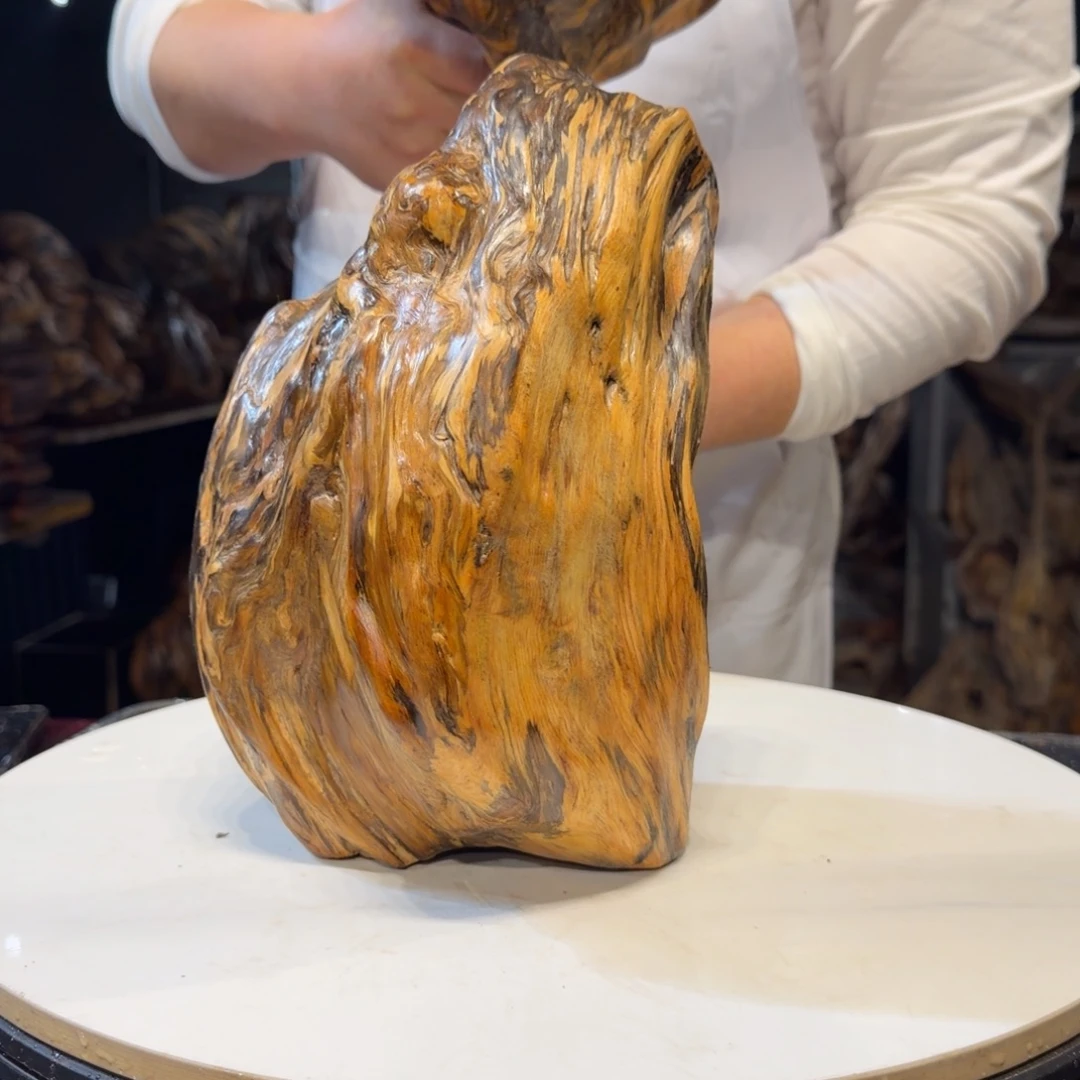 @***宇木王一刀琥珀木摆件131