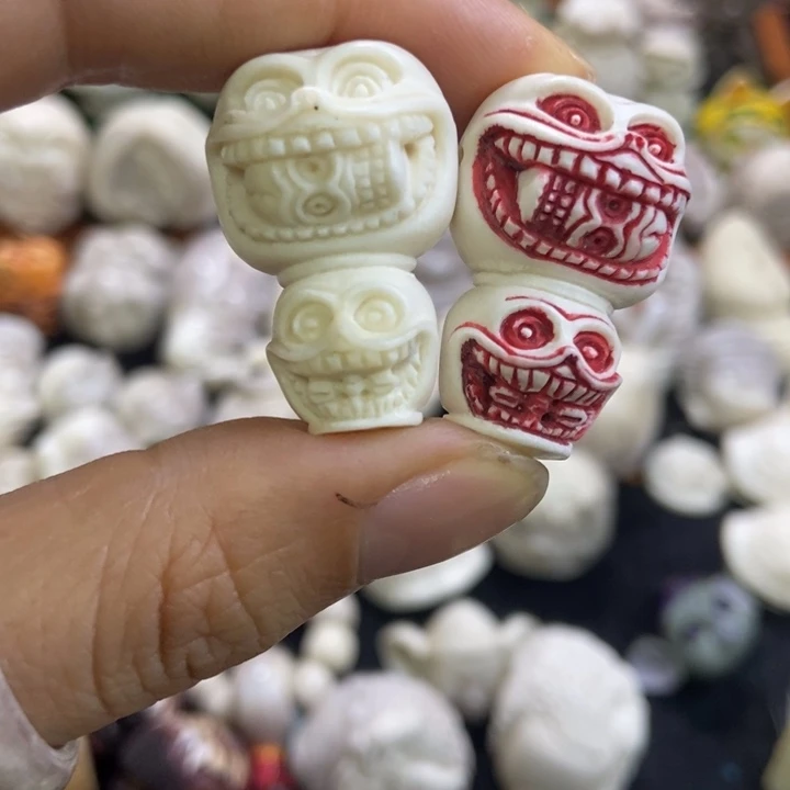 配饰鹿角雕刻一个出