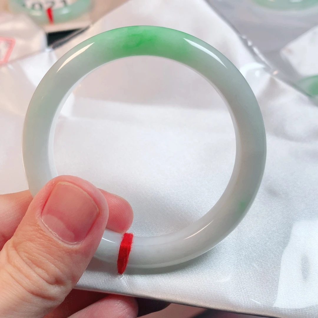 翡翠手镯未镶嵌翡翠手镯1421