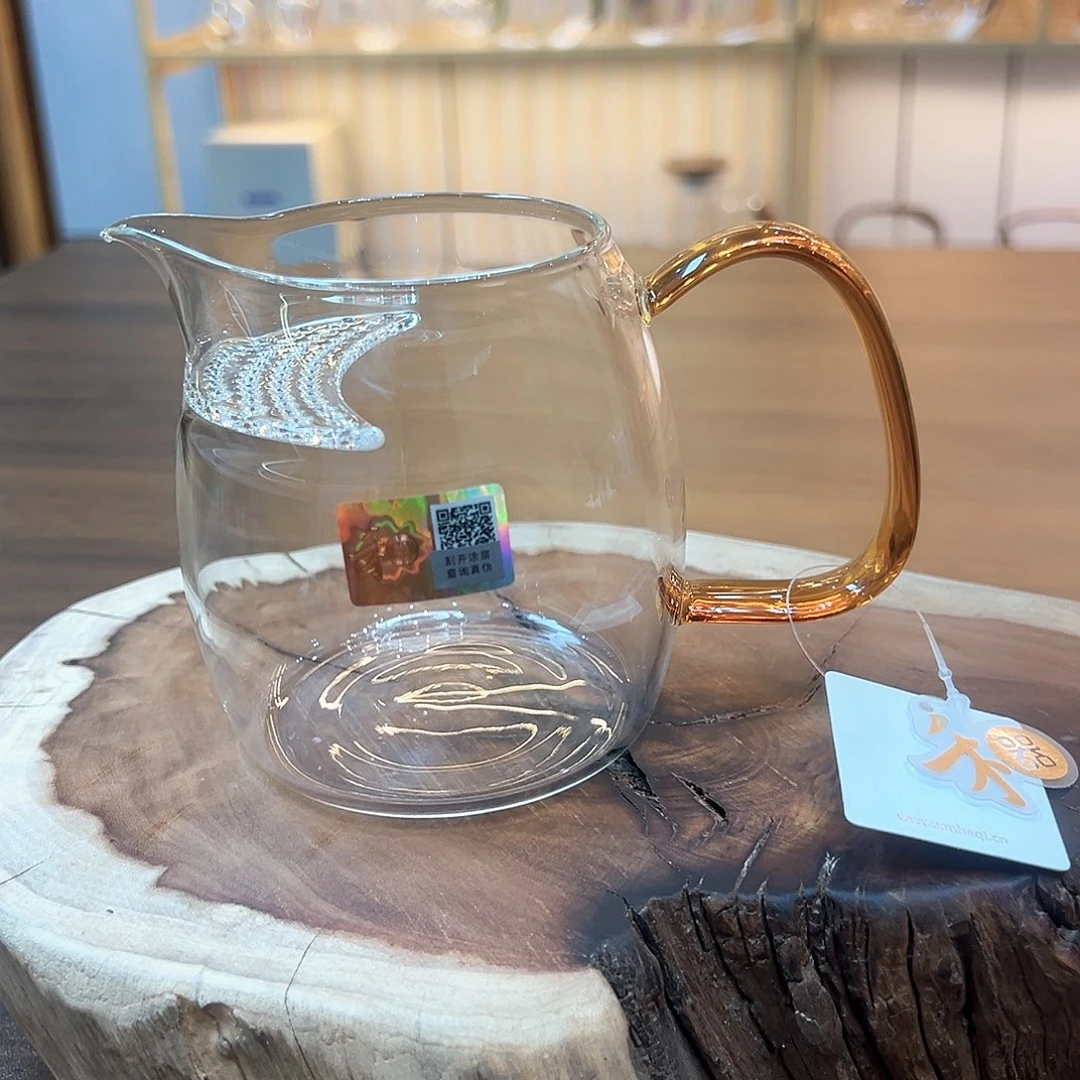 禾器泰然月牙款公道杯琥珀色