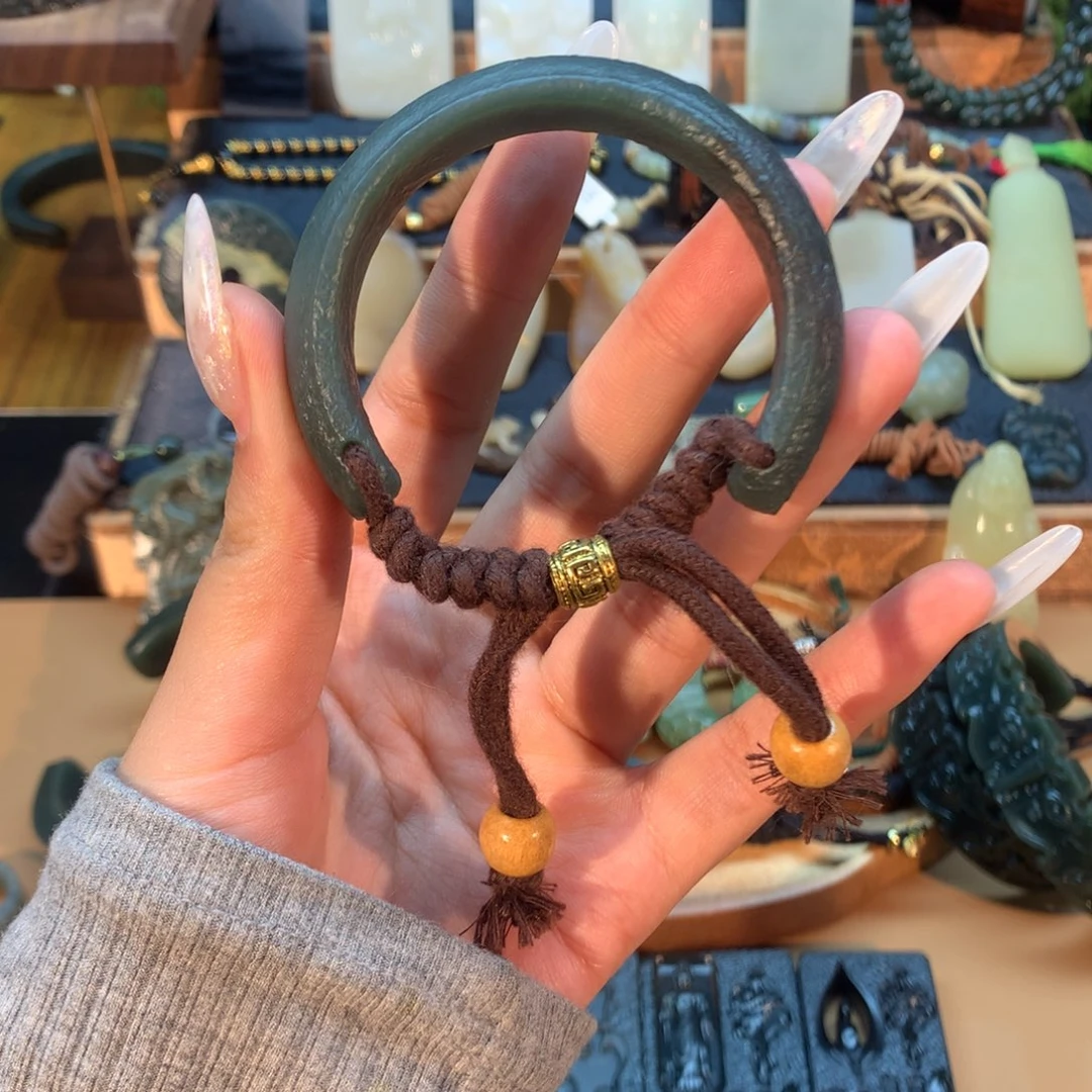 和田玉（糖玉）未镶嵌挂件