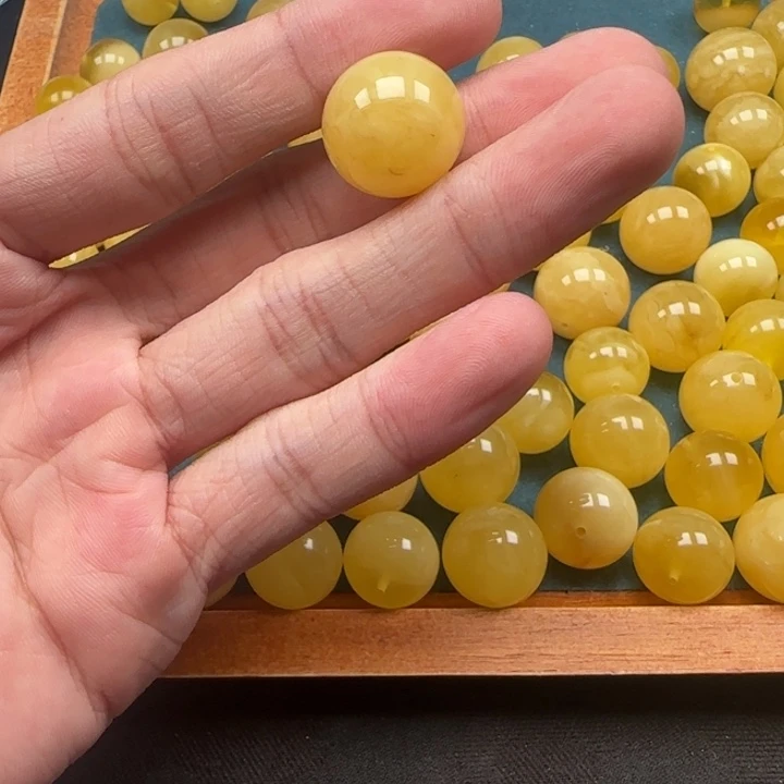 未镶嵌琥珀裸石天然427