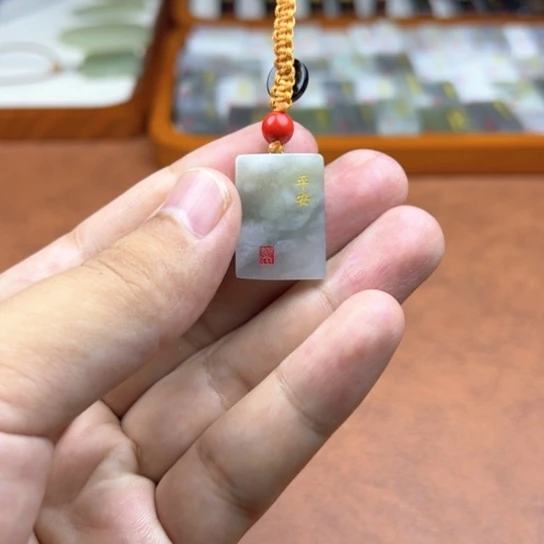 和田玉（糖玉）未镶嵌颈饰
