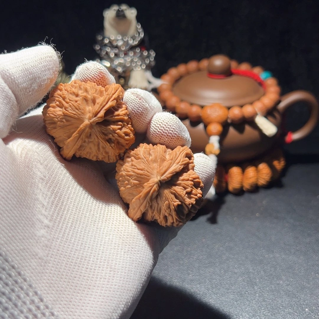 文玩核桃把件福利三角白有瑕疵