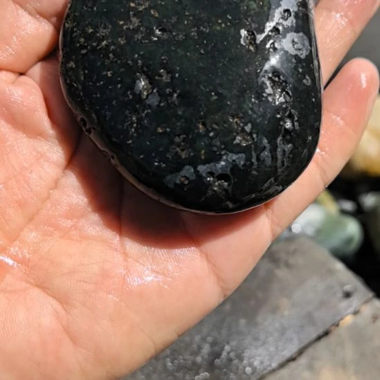 石材a****l藏玉药王石原石手把件一个