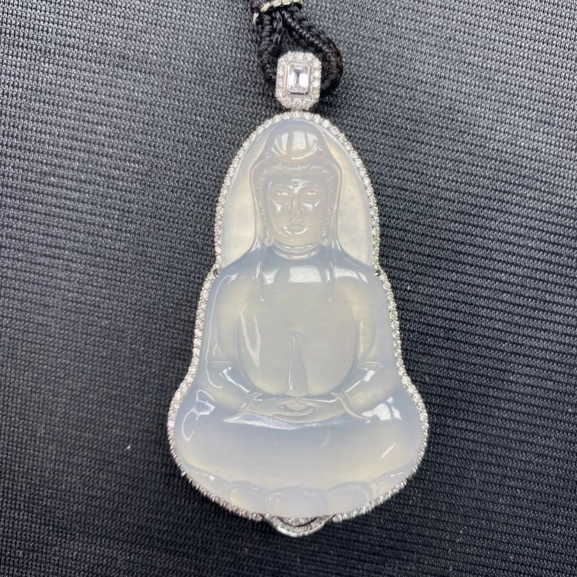 30天然缅甸翡翠A货18K镶嵌高冰素衣观音/300057北京中保拍卖