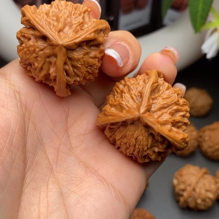 文玩核桃把件三棱