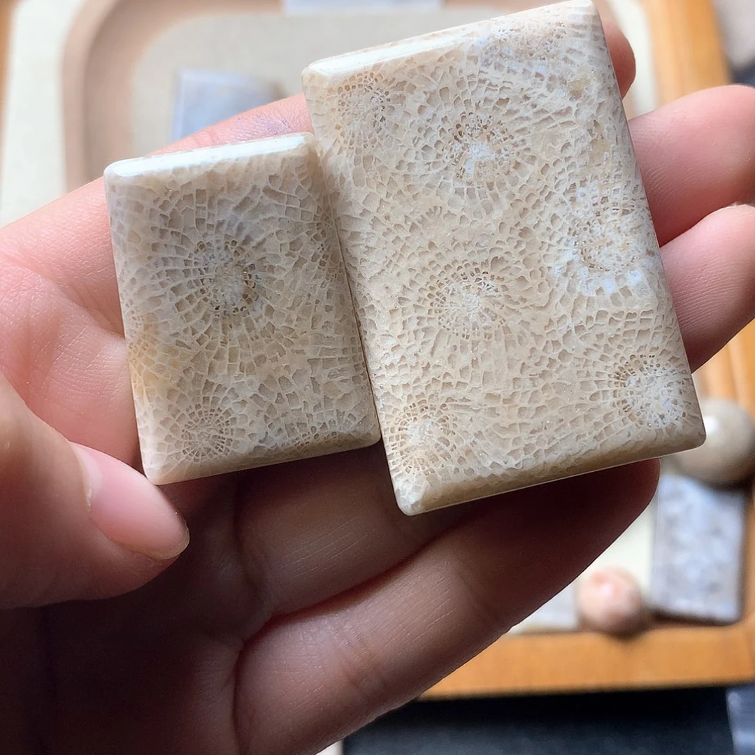 石英质玉颈饰未镶嵌莫*