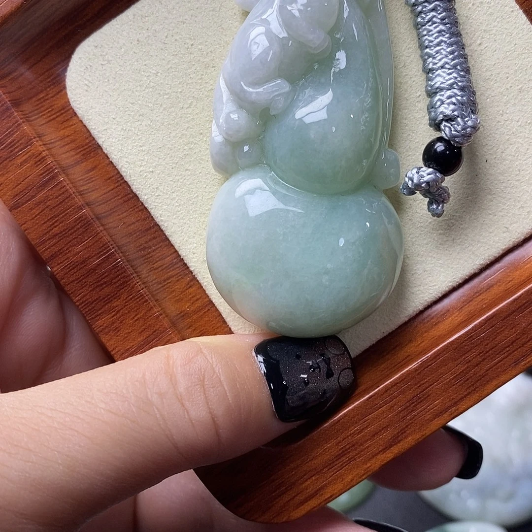 翡翠未镶嵌颈饰葫芦挂件
