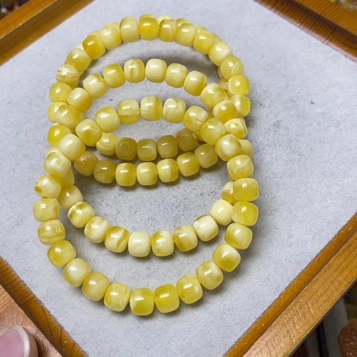 蜜蜡未镶嵌裸石多样性发货其一