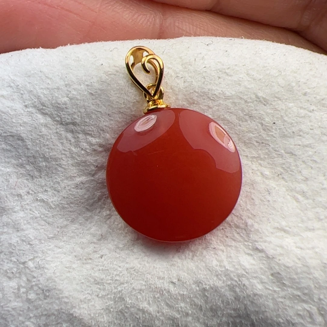 南红玛瑙吊坠18K金镶嵌