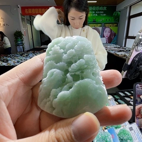 翡翠未镶嵌颈饰翡翠