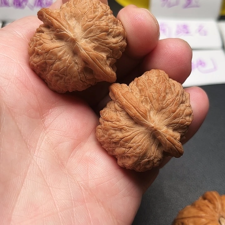 文玩核桃吊坠全品血麒麟