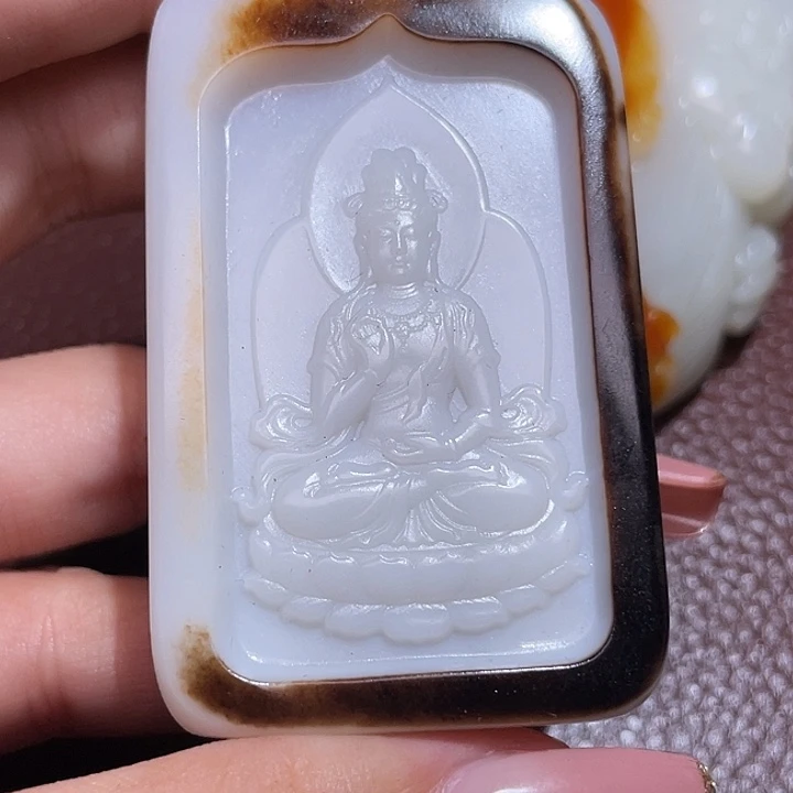 张***颈饰未镶嵌和田玉