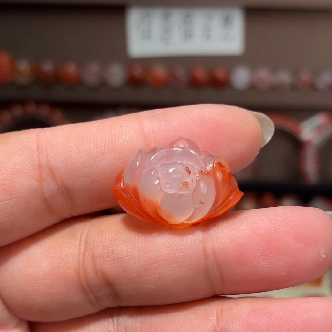 南红玛瑙未镶嵌川料荷花吊坠