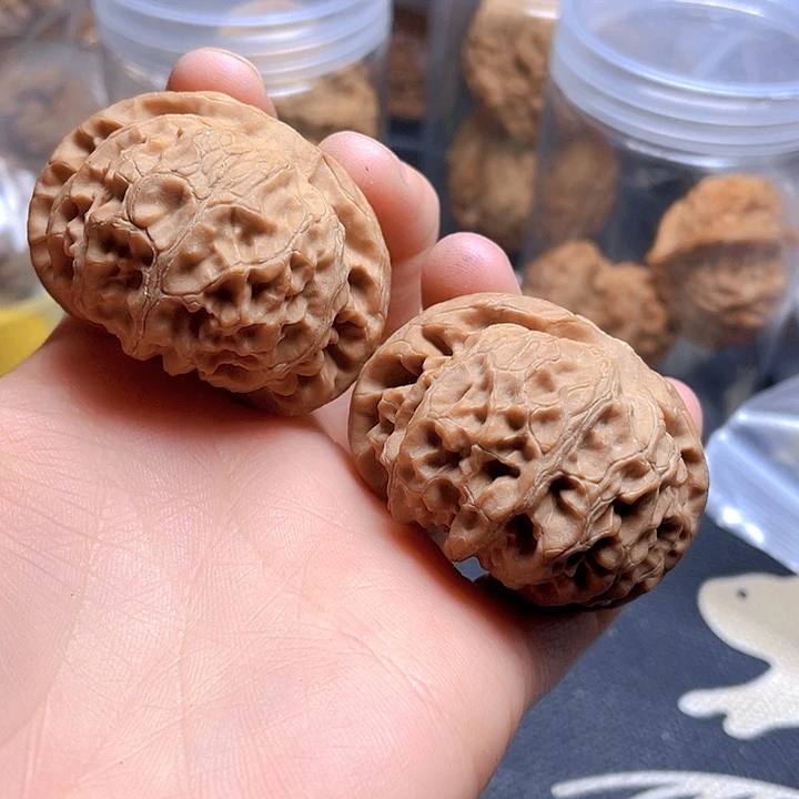 文玩核桃吊坠宫灯狮子头