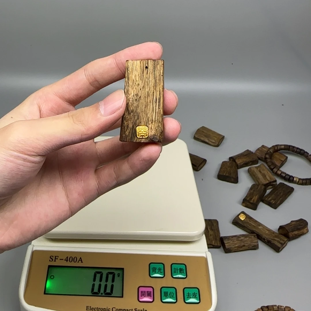 沉香吊坠一物一拍