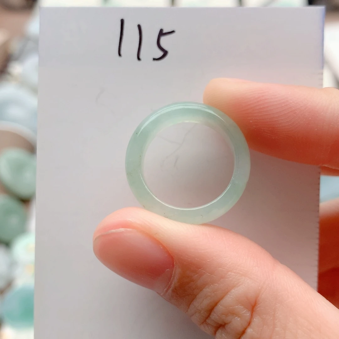 翡翠未镶嵌颈饰吊坠