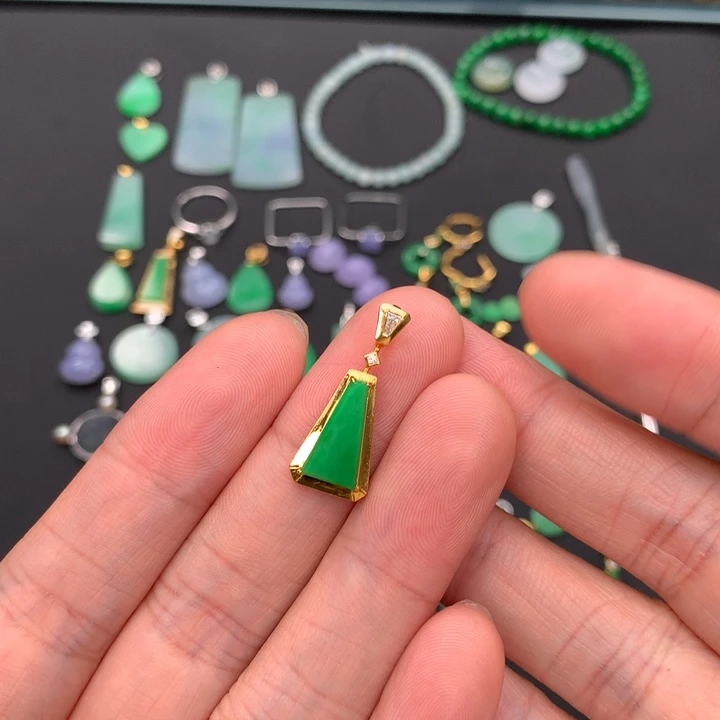 翡翠18K金镶嵌吊坠(不含链)