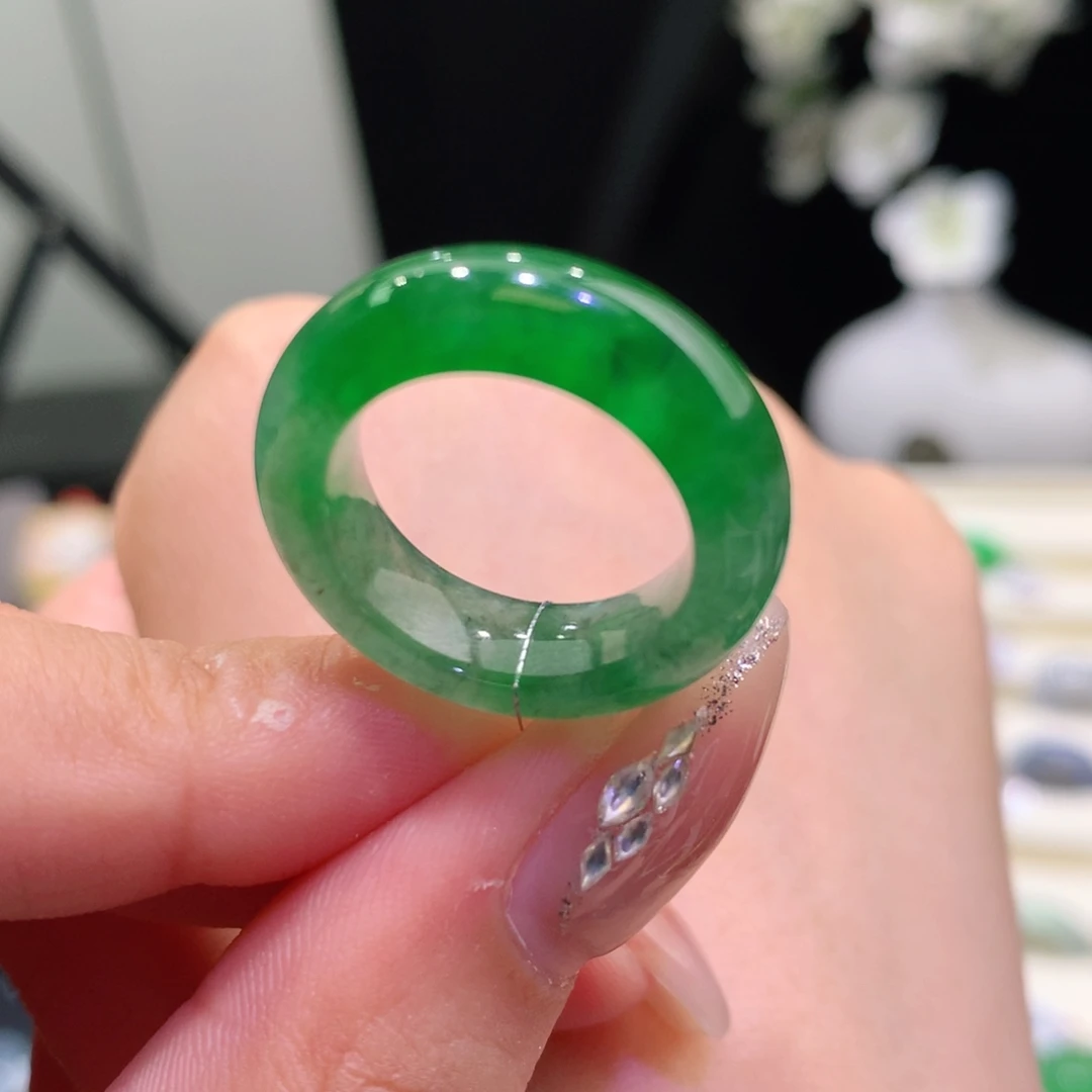 翡翠未镶嵌戒指翡翠