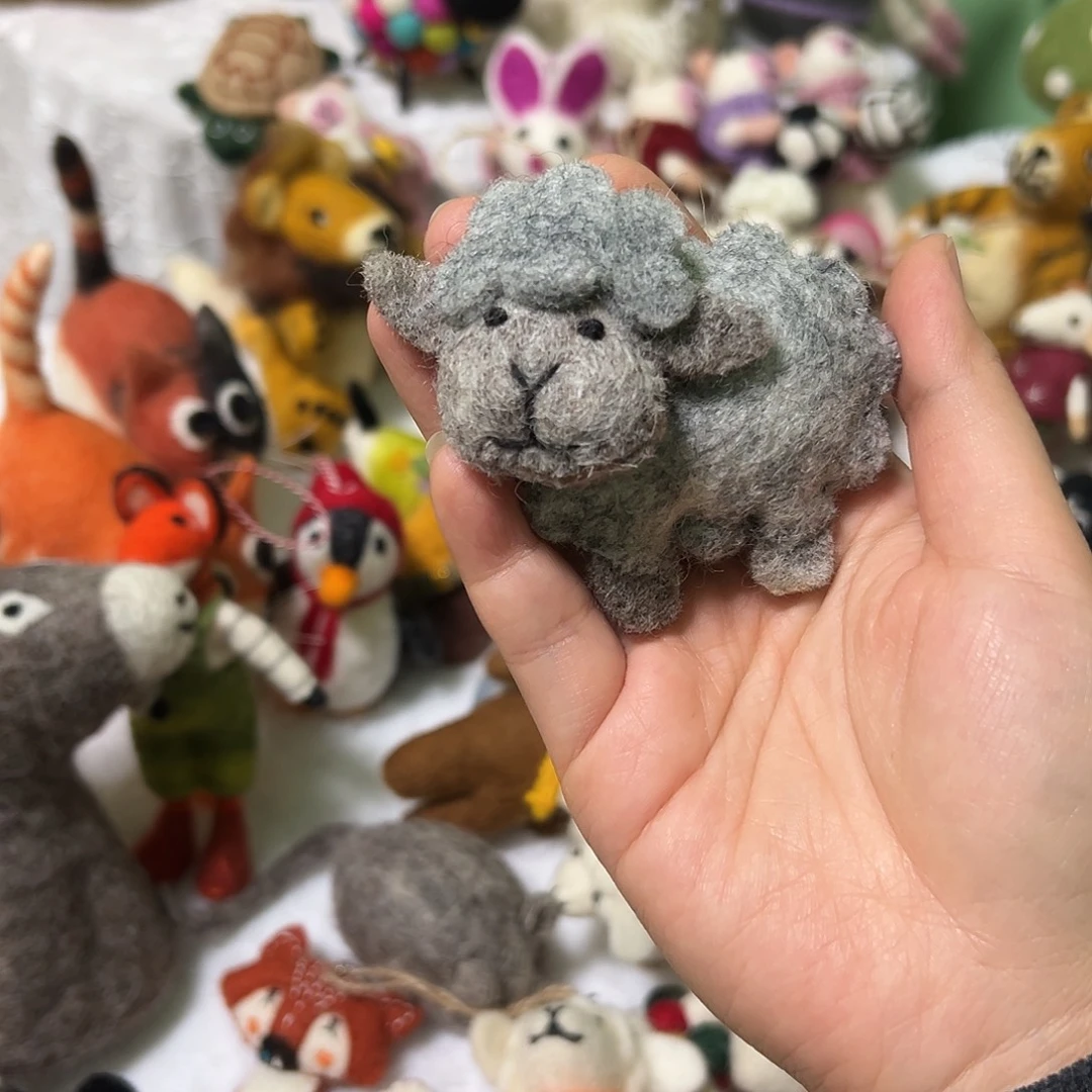 尼泊尔羊毛毡胸针