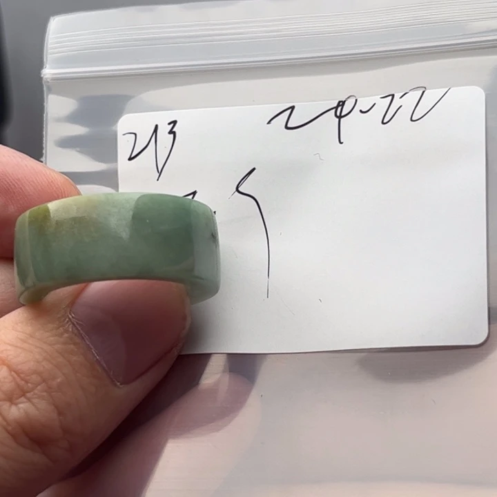 翡翠戒指未镶嵌明天