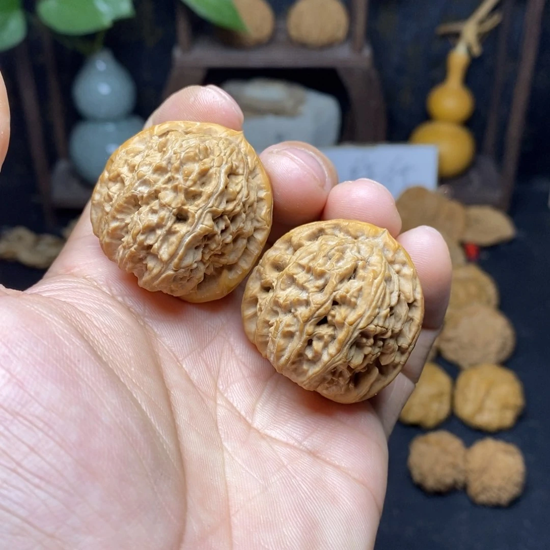 文玩核桃吊坠35白狮子