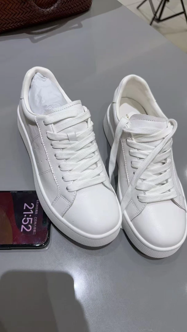 倩倩家简约小白鞋(尺码大一码,购买小一码)