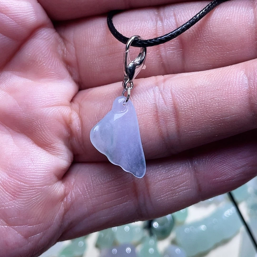 颈饰未镶嵌翡翠翅膀