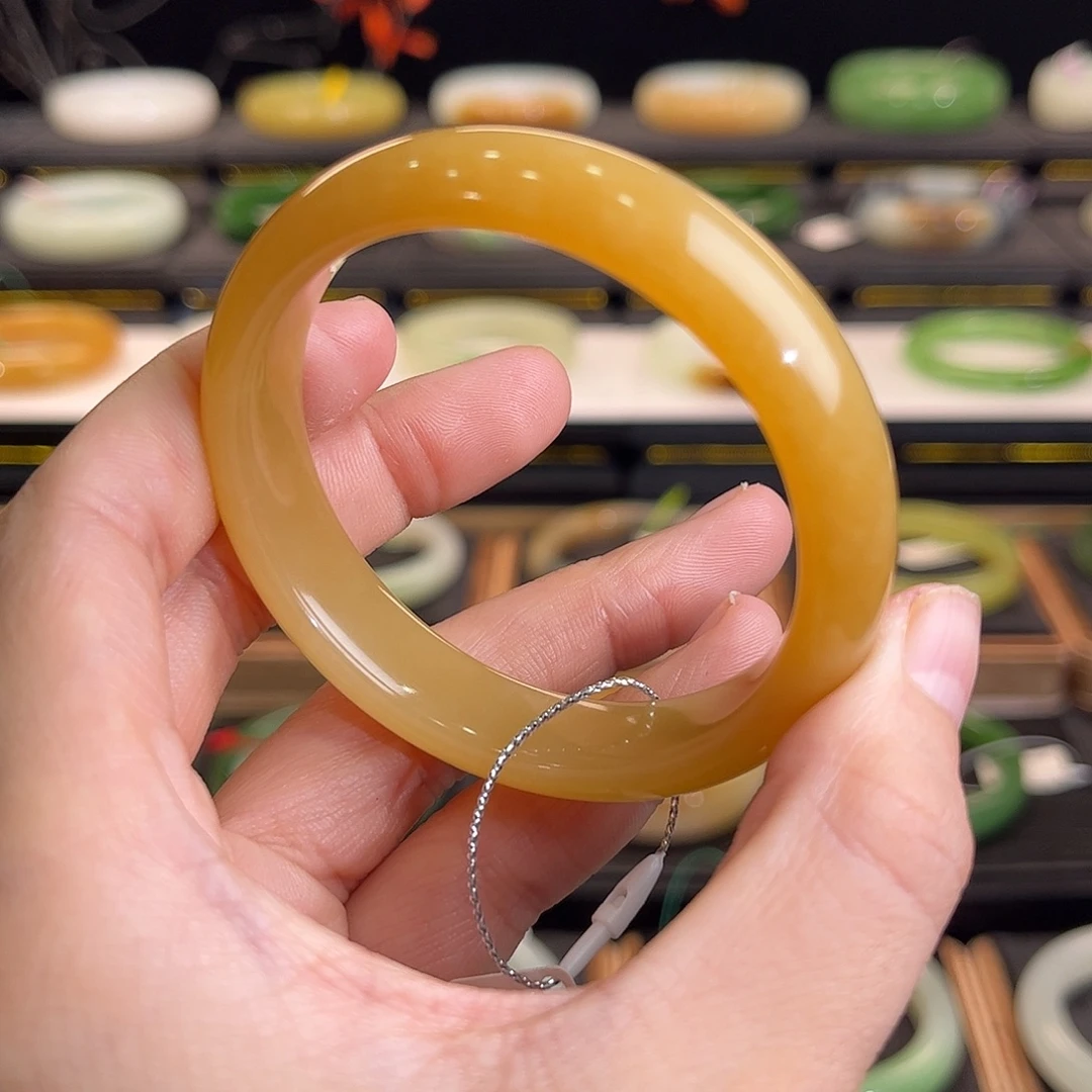 和田玉未镶嵌手镯油糕底橘糖