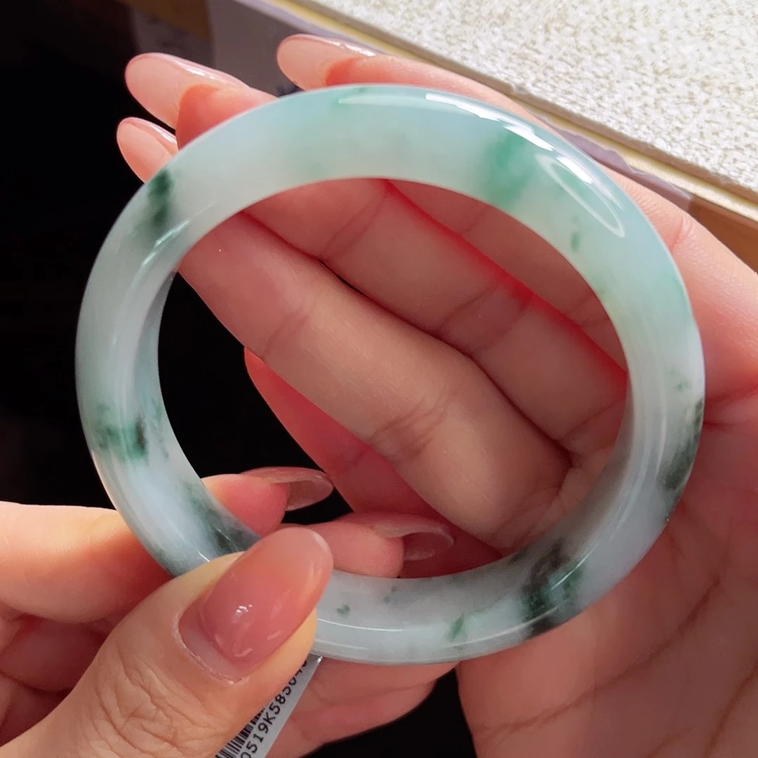 翡翠手镯未镶嵌手镯