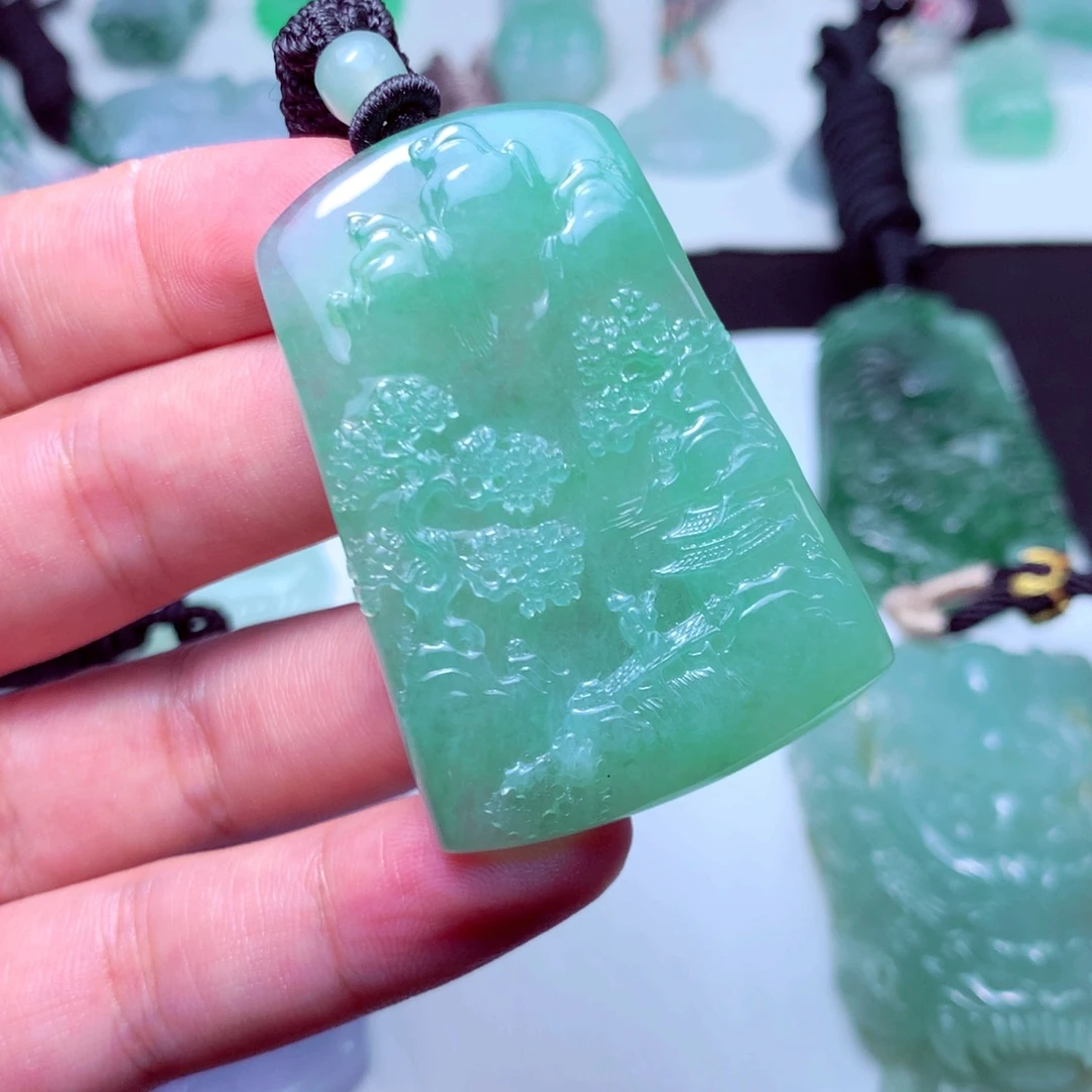 传***量翡翠未镶嵌颈饰天然a货翡翠