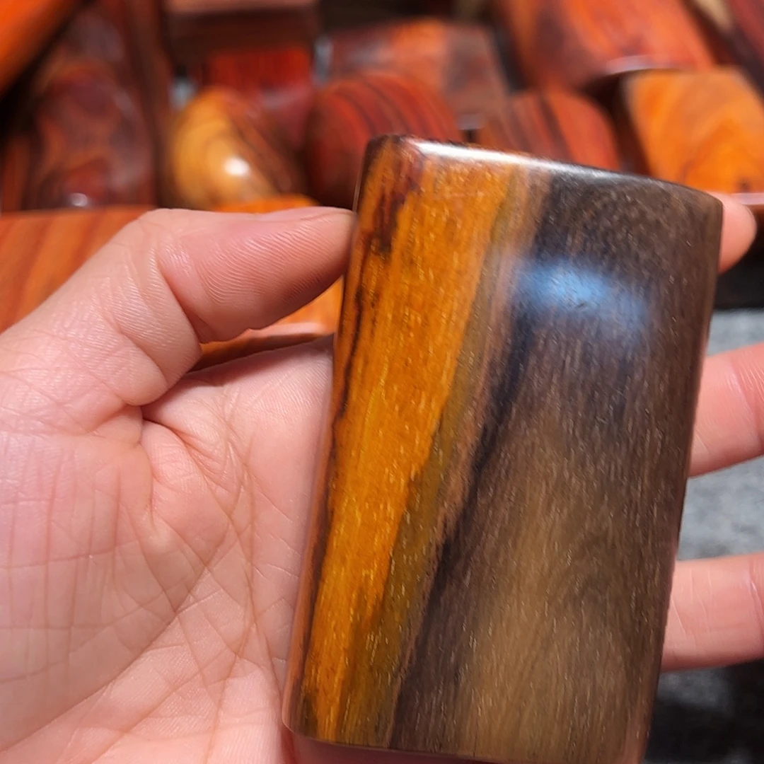 日***店交趾黄檀（大红酸枝）