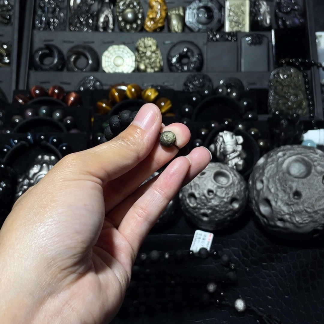 未镶嵌黑曜岩珠宝奇石