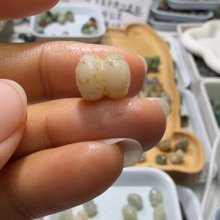 和田玉未镶嵌珠宝奇石